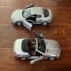 **SOLD** Motormax Silver Convertible Mercedes Benz SL500 and Kinsmart Mazda RX-8